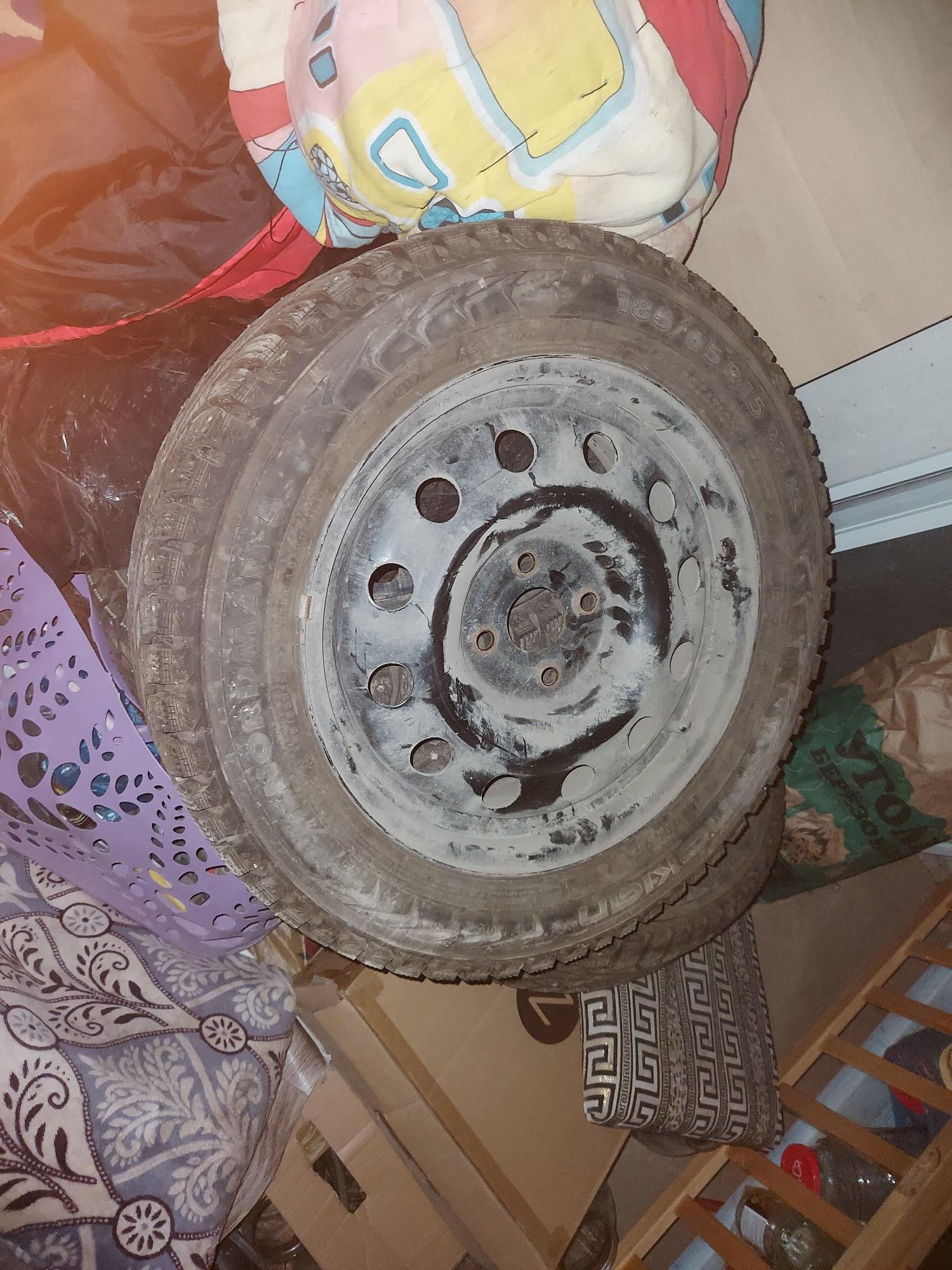 Продам шины с дисками зимние на 15, Срочно