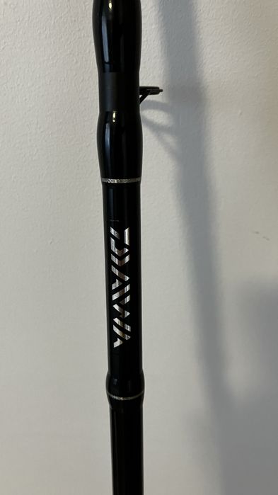 Lanseta Daiwa Black Widow Feeder, 3.30m, 100g, 3+2buc