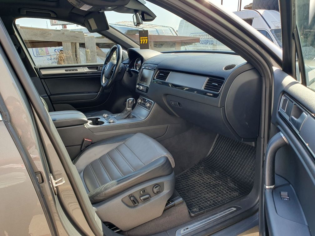 Vand Volkswagen Touareg 3.0TDI "R-LINE"