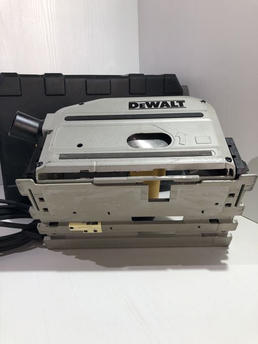 Circular cu plonjare DeWalt DWS 520