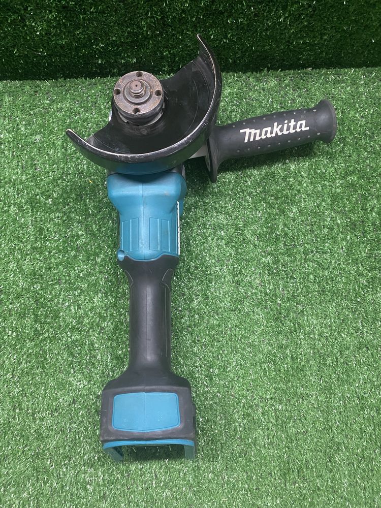 Безчетков ъглошлайф Makita GA005G 40v
