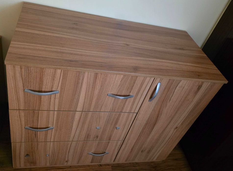 Масивен скрин шкаф комод