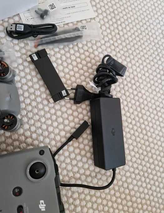 Dronă DJI Air 2S - Nouă în cutie, set complet cu toate accesoriile