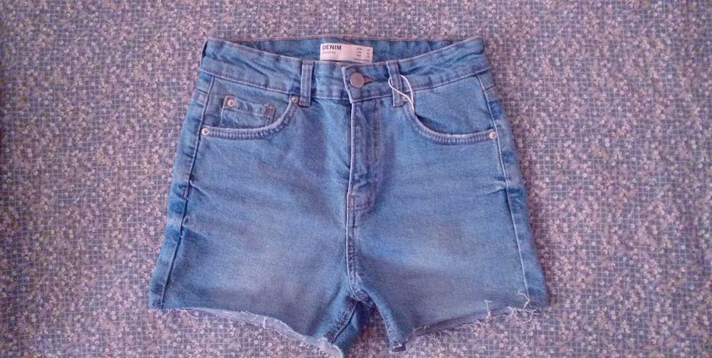 Blugi scurti cu super elastan si talie inalta