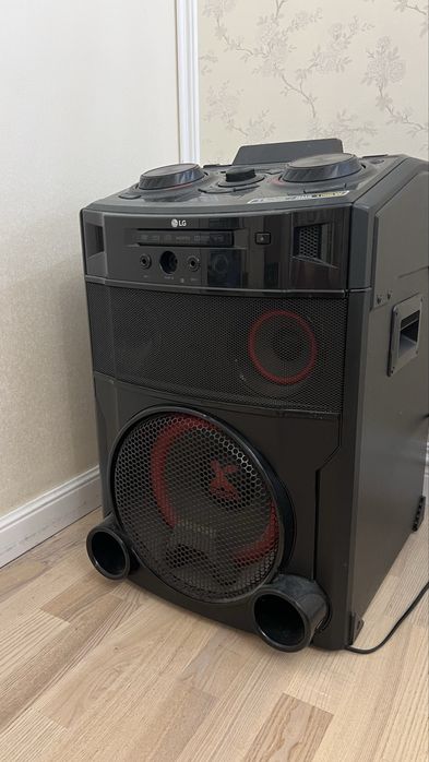 Продаётся музыкальный центр LG XBOOM
