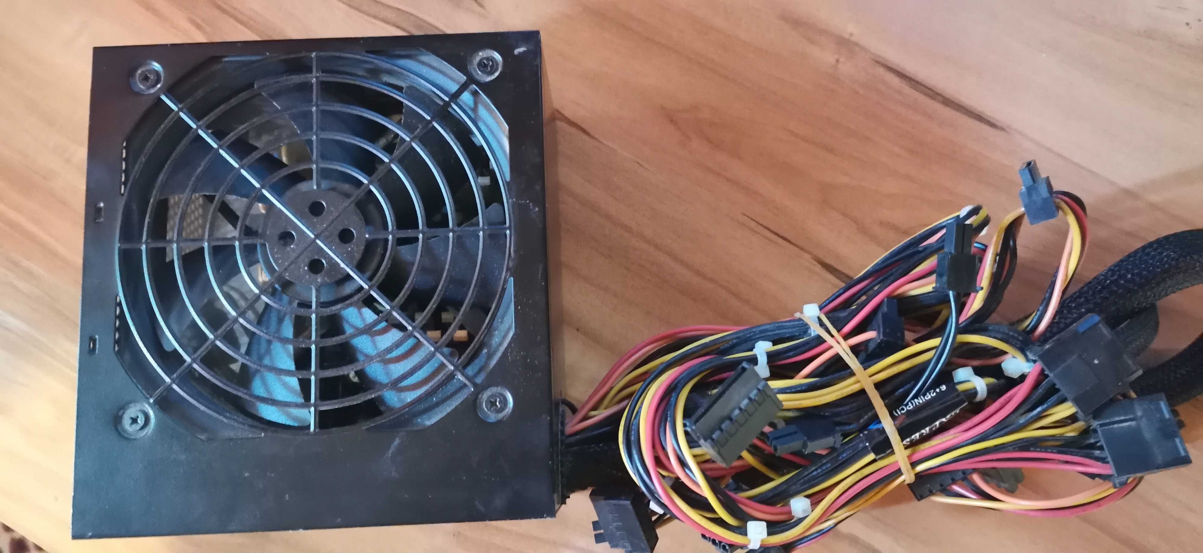 Захранванe Cooler Master 700w Lite