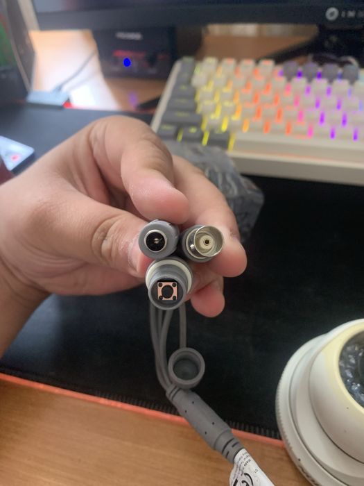 Продаю камеру HIKVISION