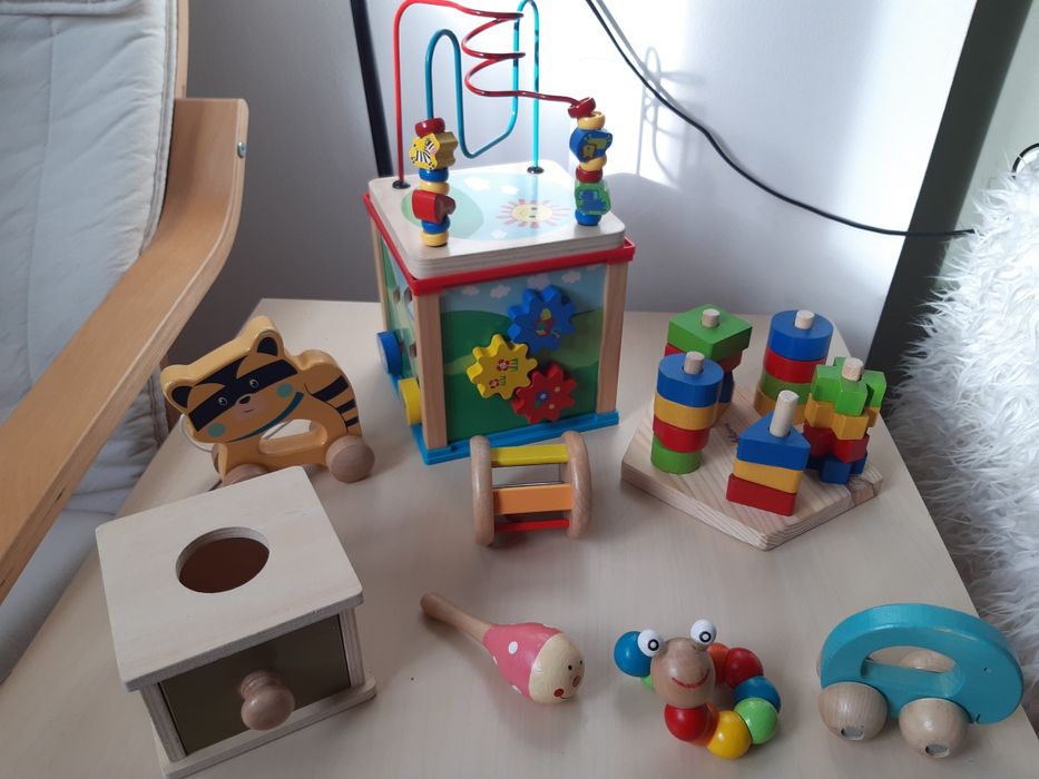 Лот дървени бебешки играчки
