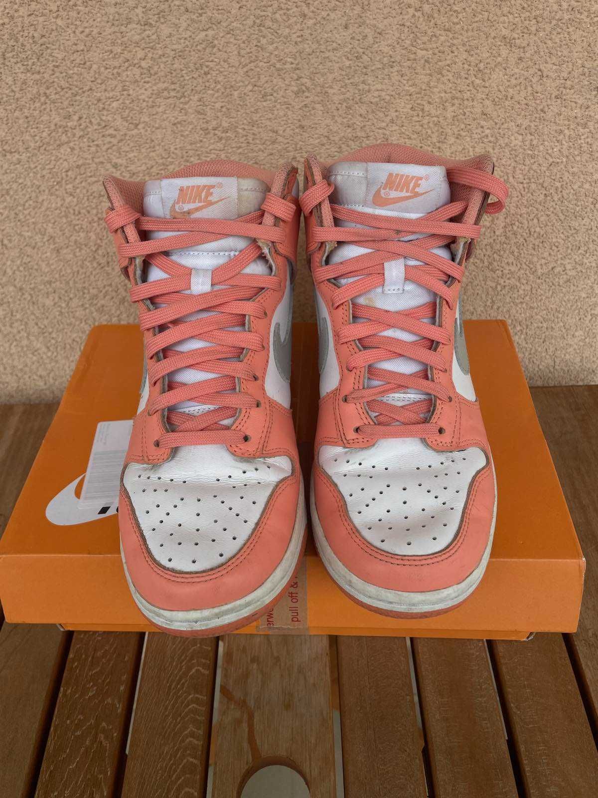 Продава много запазени кецове NIKE, Номер -37,5,