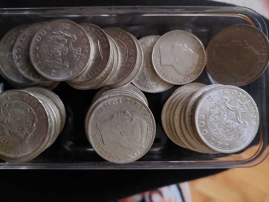 Vănd 18 monezi de Argint