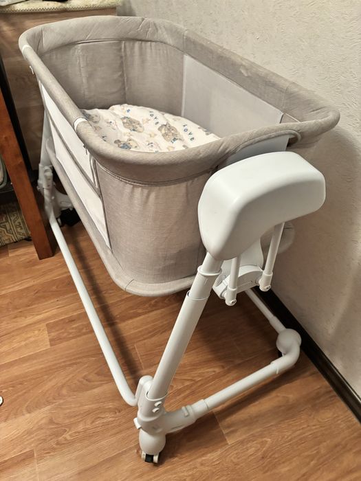 Продам кроватку-колыбель-манеж