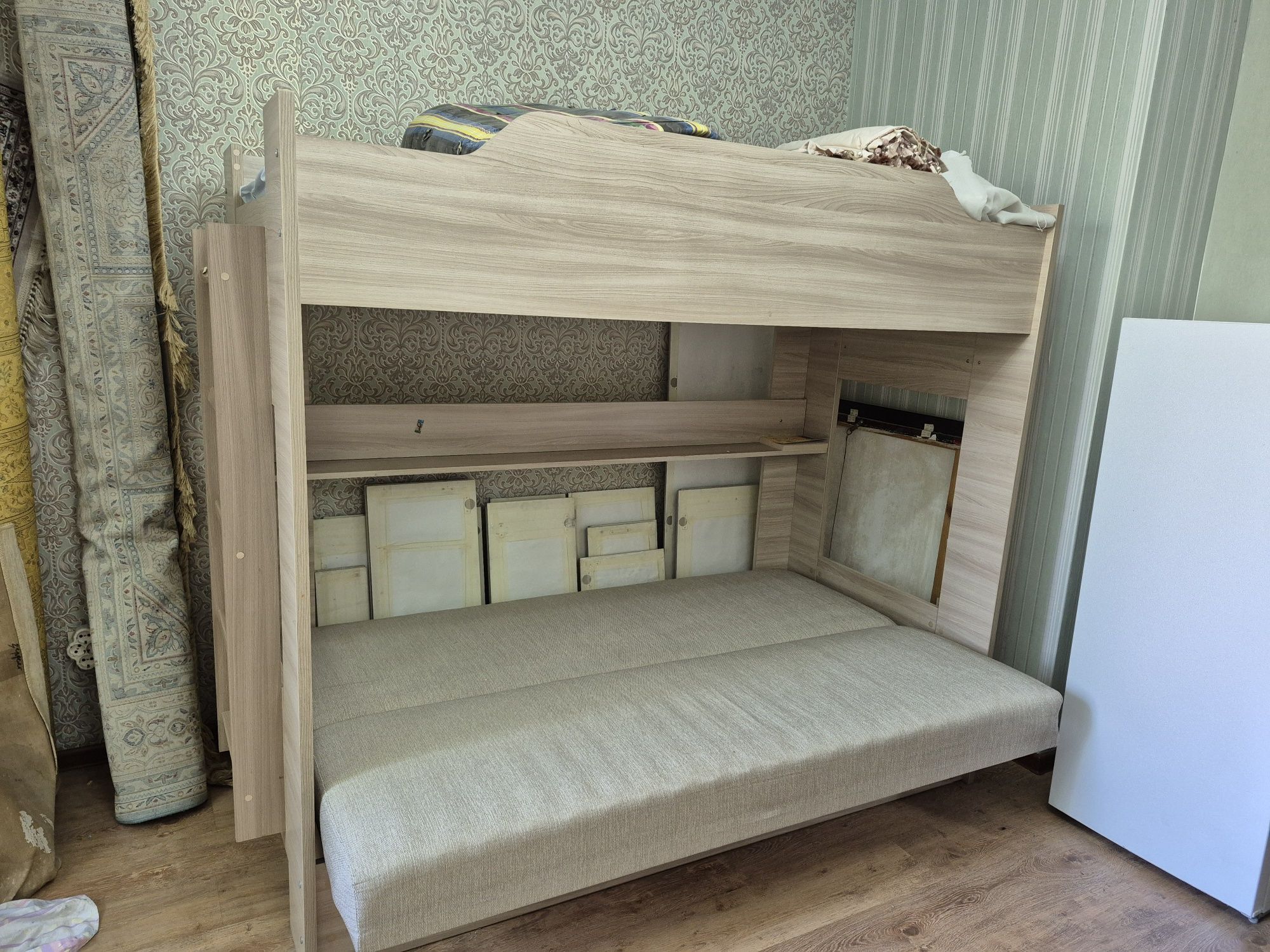 Продам кровать 2-ярусную, б/у