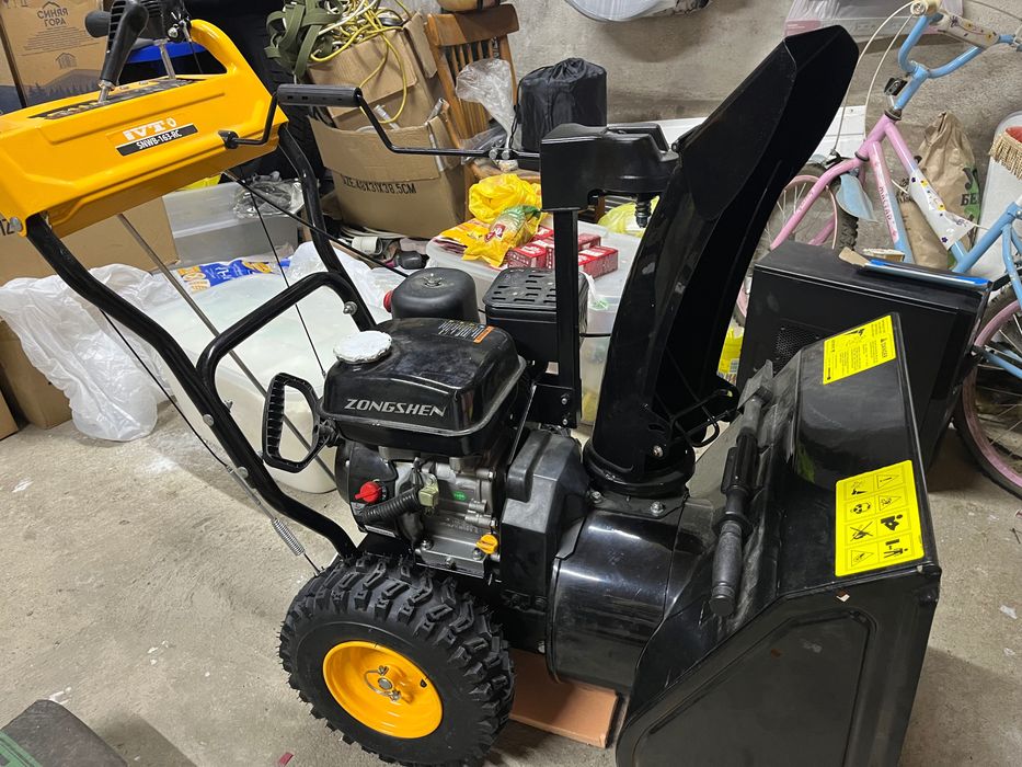 Продам снегоуборщик в идеальном состоянии.