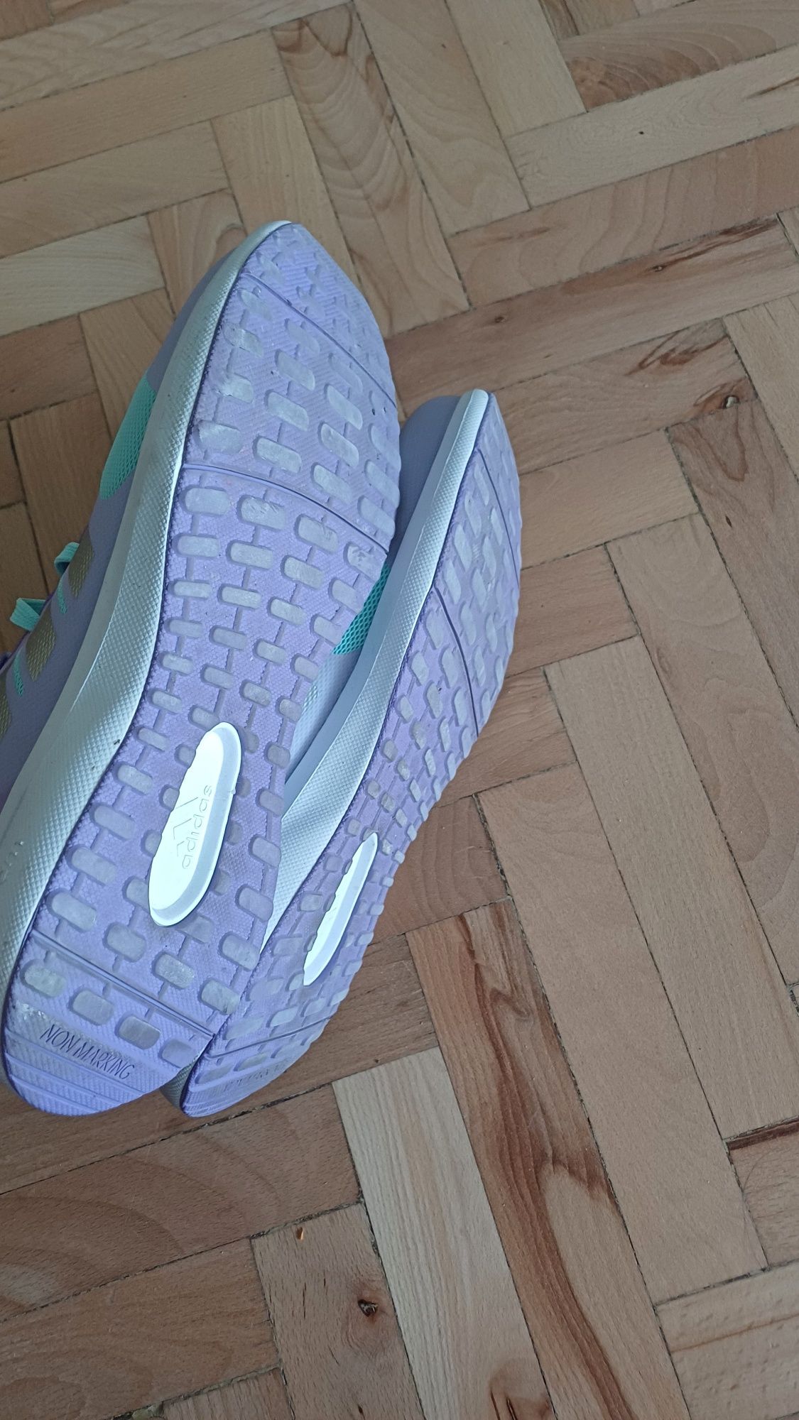 Adidas нови маратонки