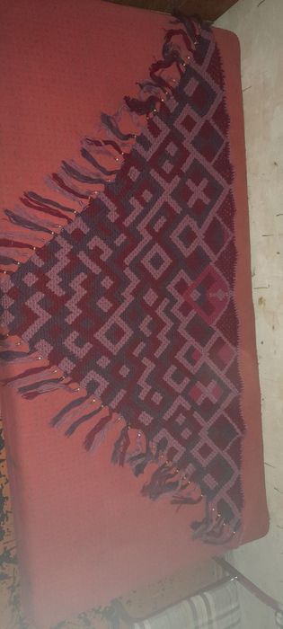 Продаёться вязанная женская накидка.феолетогого цвета.