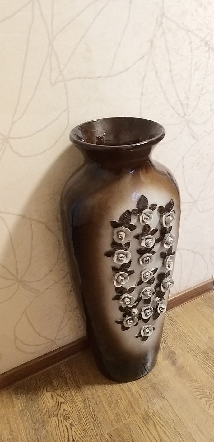 Продам вазу напольную керамическую