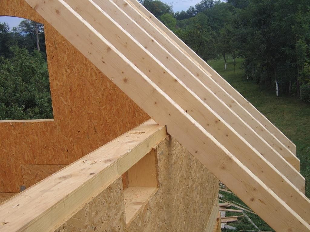 Vând, fac case din lemn