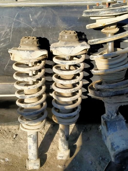 Продам задний амортизатор на audi передний один есть