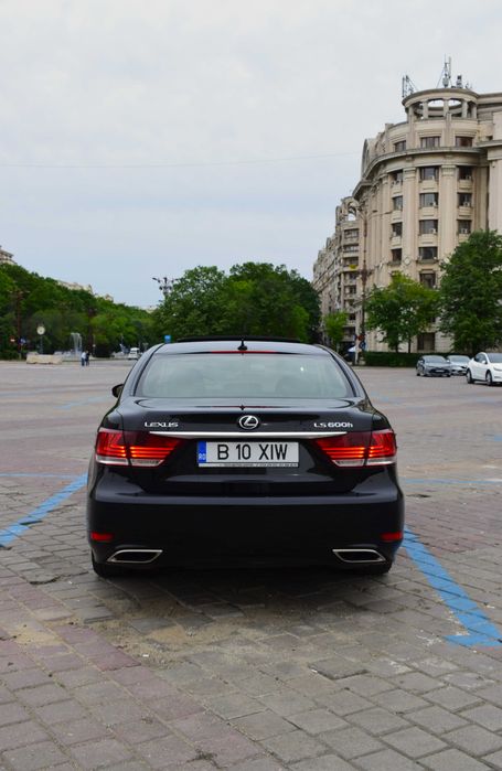 Lexus LS 600h foarte intretinuta