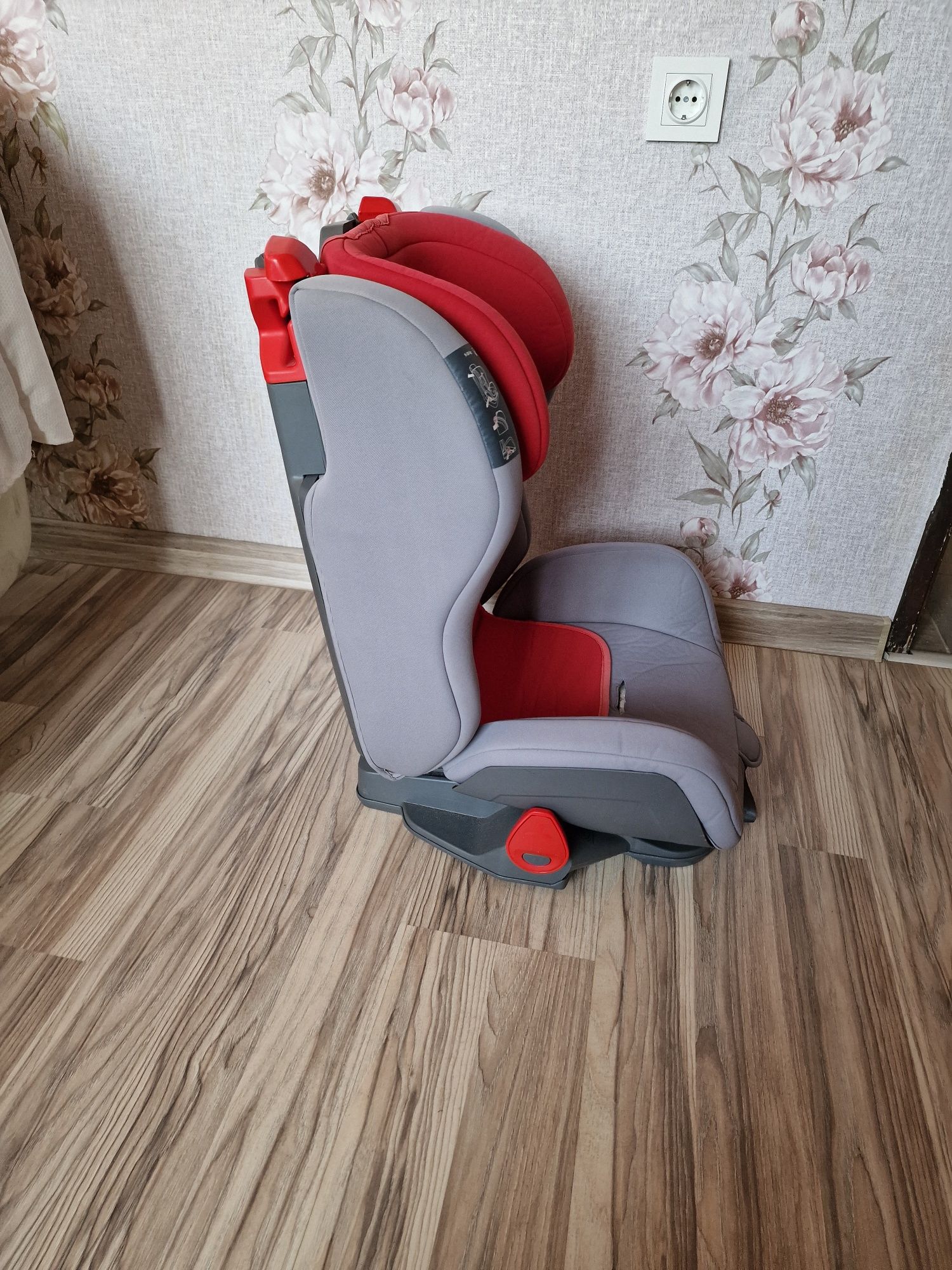 Продавам детско столче за кола