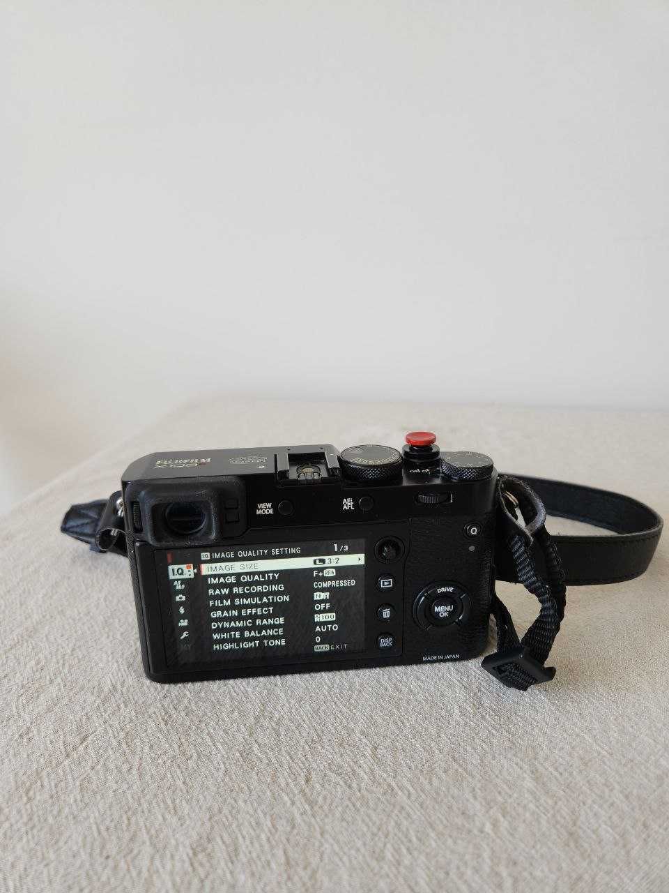 Компактна безогледална камера Fujifilm X100F
