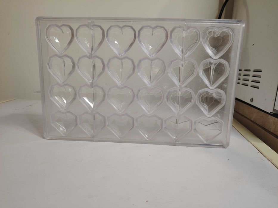 Поликарбонатни форми за шоколадови бонбони