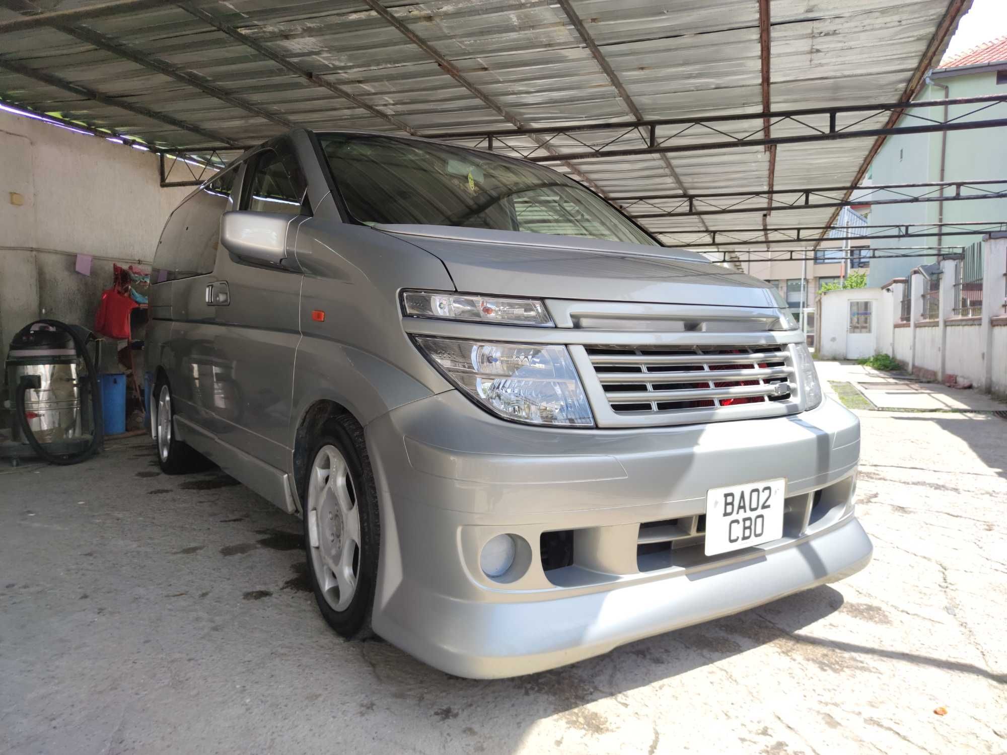 Нисан елгранд Nissan Elgrand