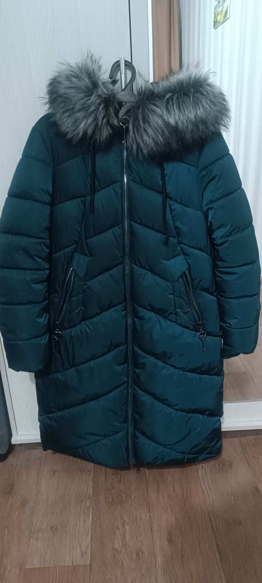 Продам куртку зимнюю