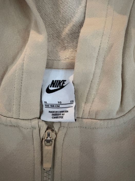 Суитшърт на найк