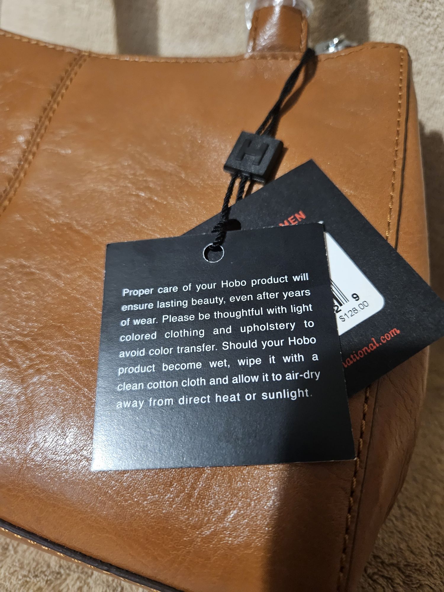 Дамска чанта Hobo International – НОВА с етикет (Оригинална цена $128)