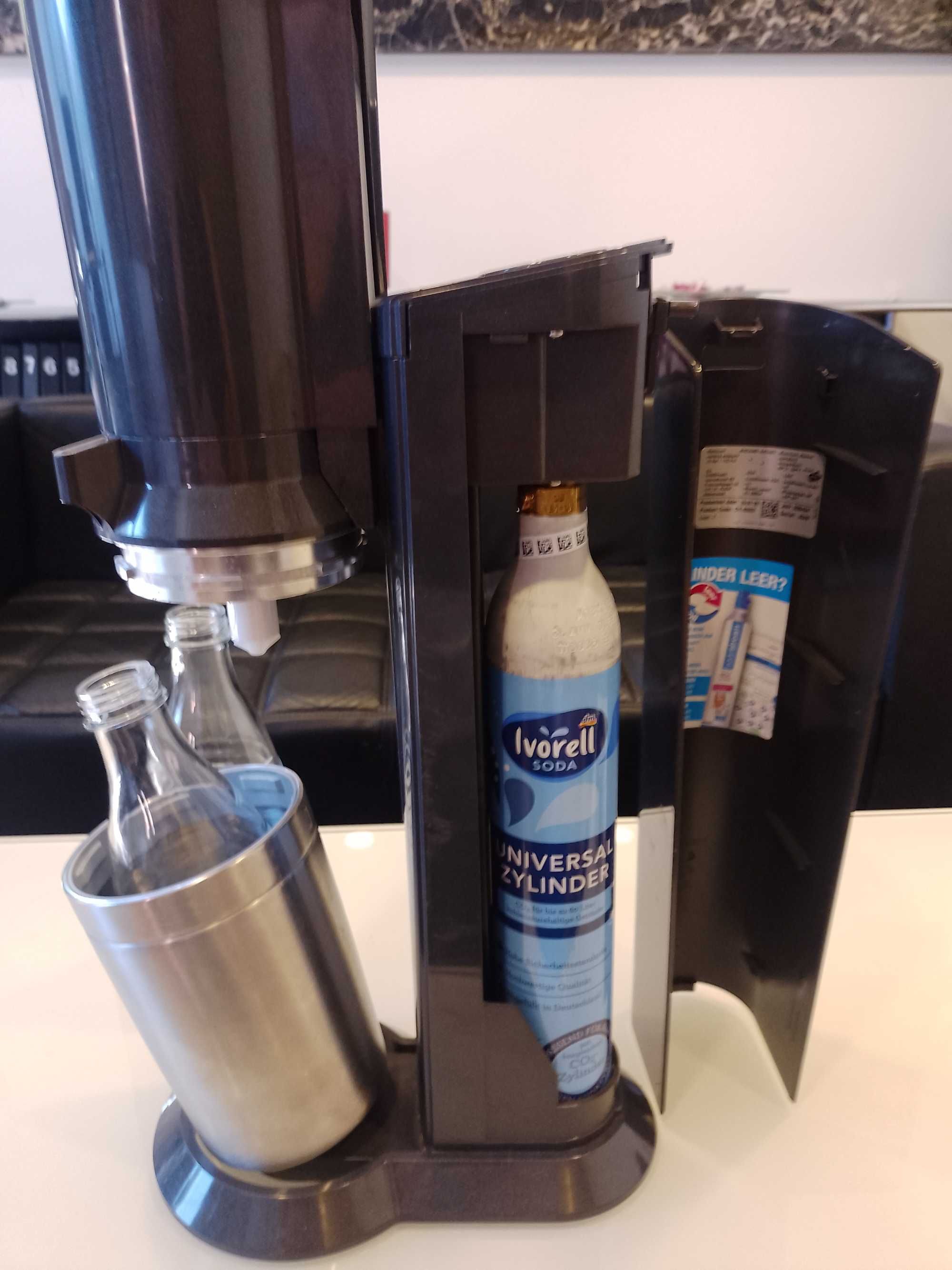 Aparat sifon/bauturi carbogazoase SODASTREAM + CARAFE STICLA
