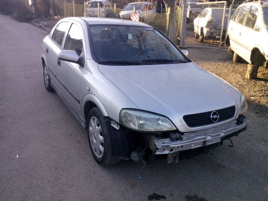 opel astra 1.6 16v---101кс - на части