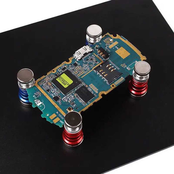 Държач за платки TE-804 със гъвкави крачета, магнитни скоби, лупа