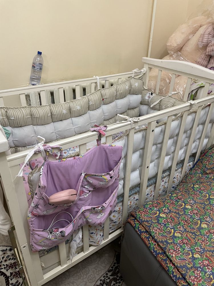 Продаю кроватку в отличном состоянии и ходунок
