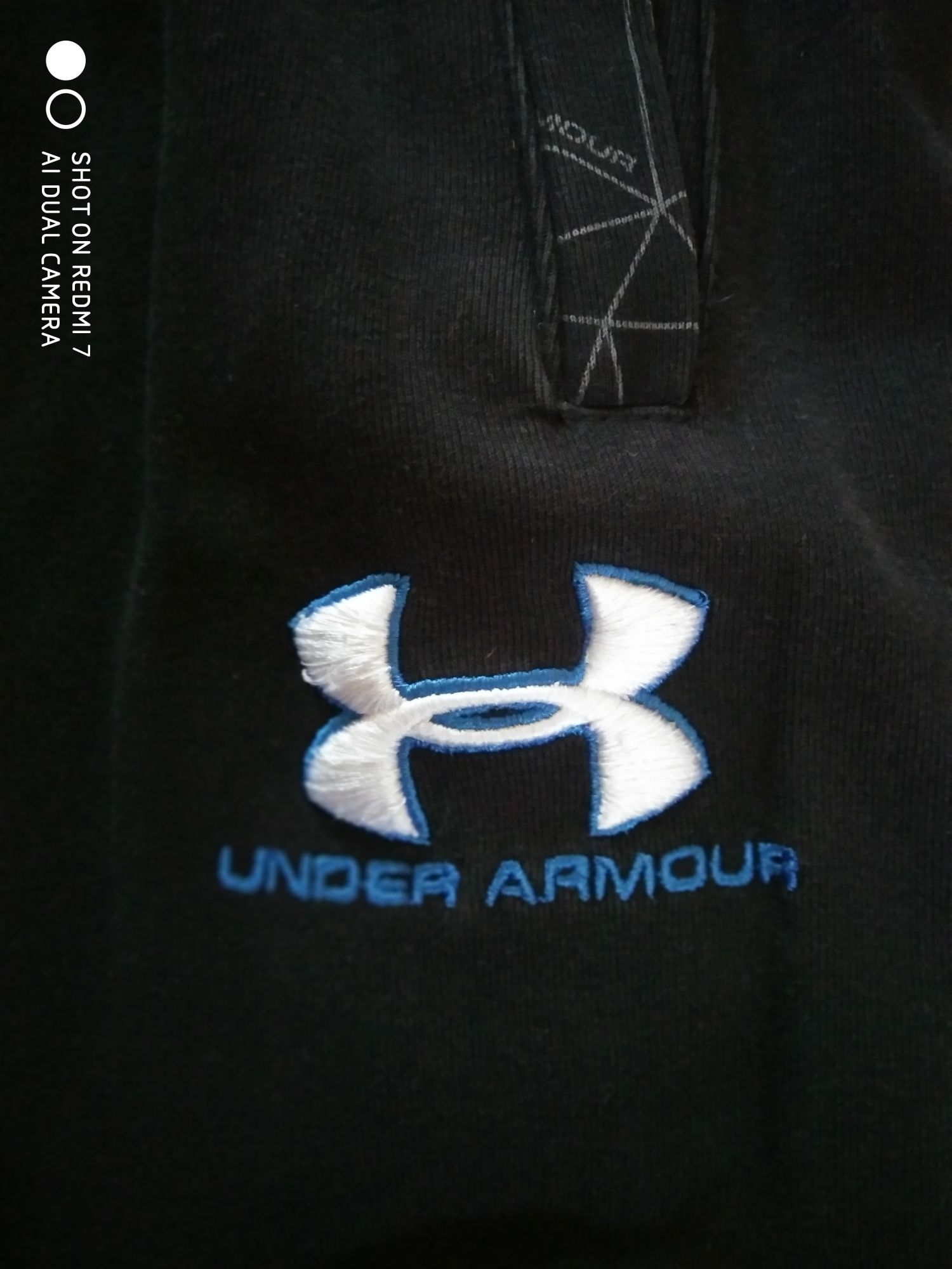 Екип UNDER ARMOUR,Горници NIKE цена 40лв НАМАЛЕН 30лв