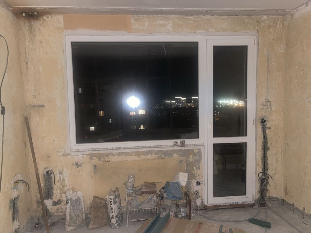 Продава се вратопрозорец