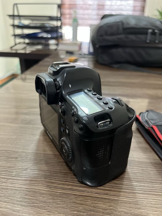 Canon6d sotiladi 300$