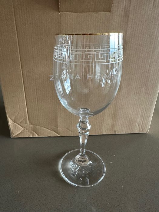 Сет чаши на Версаче от Zara Home