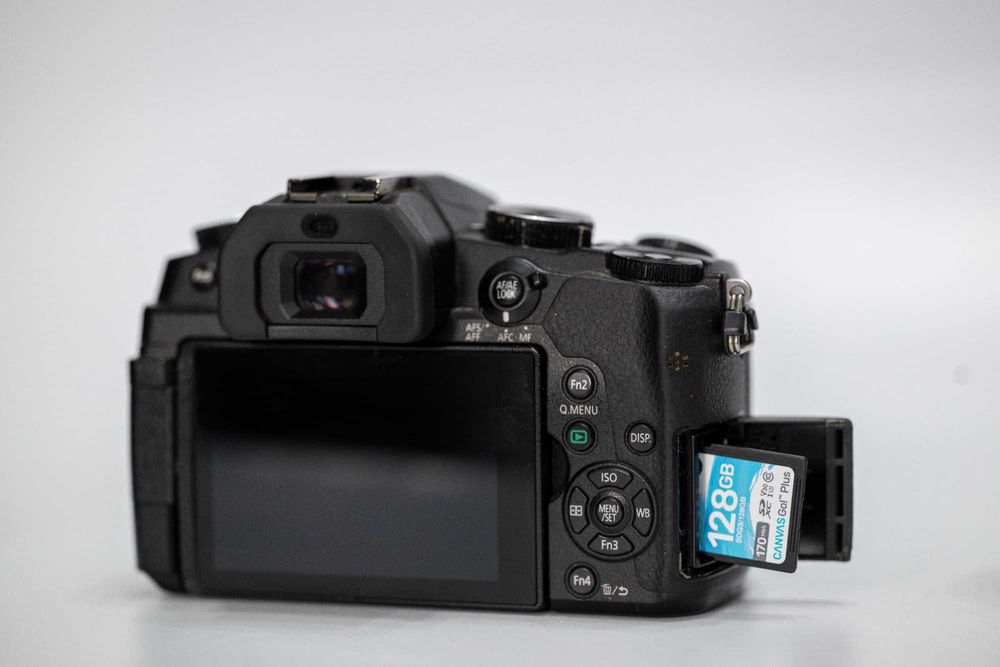 Panasonic Lumix DMC- G80 + 2 obiective