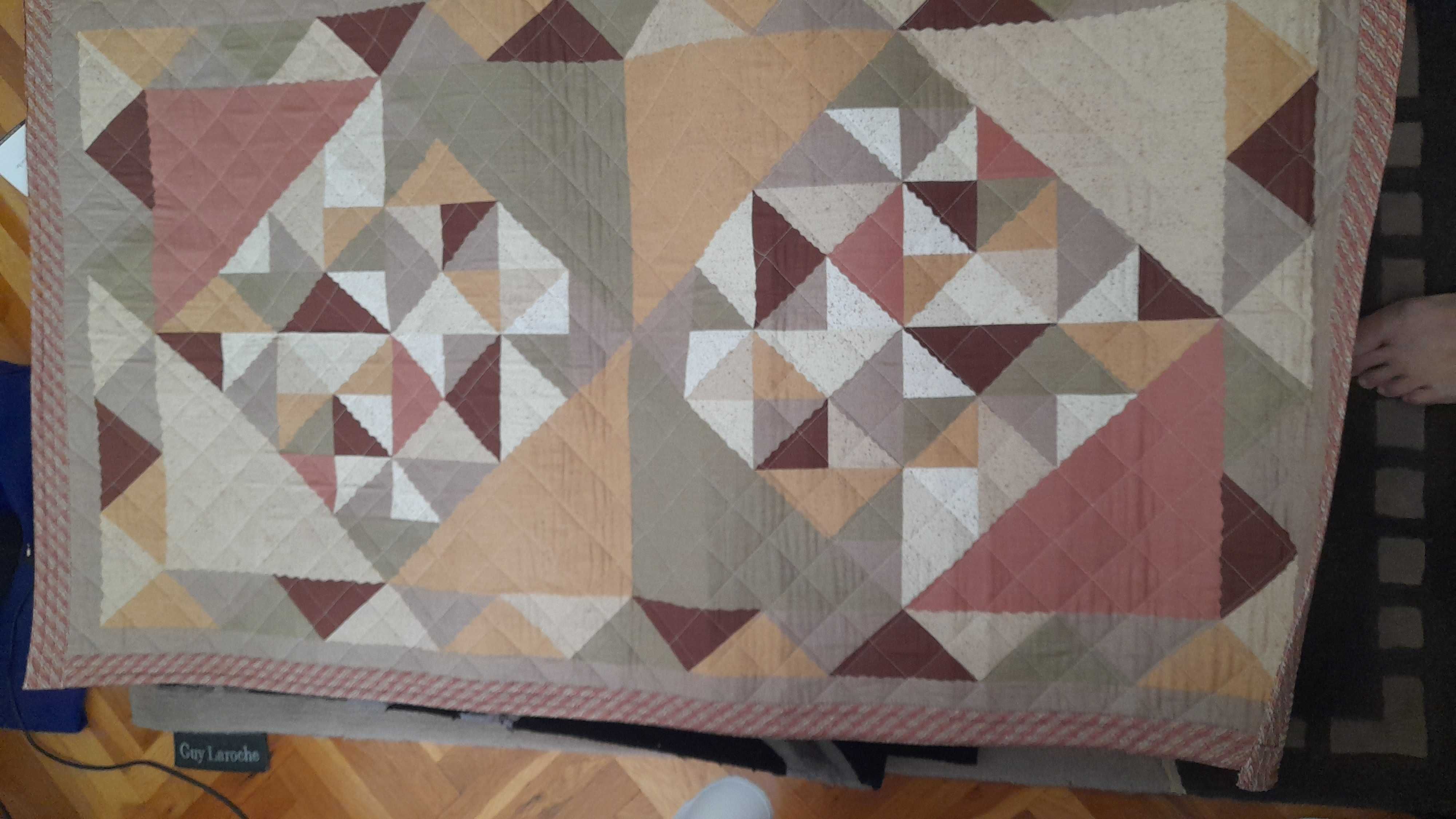 Продавам килими със орнаменти  сваровски