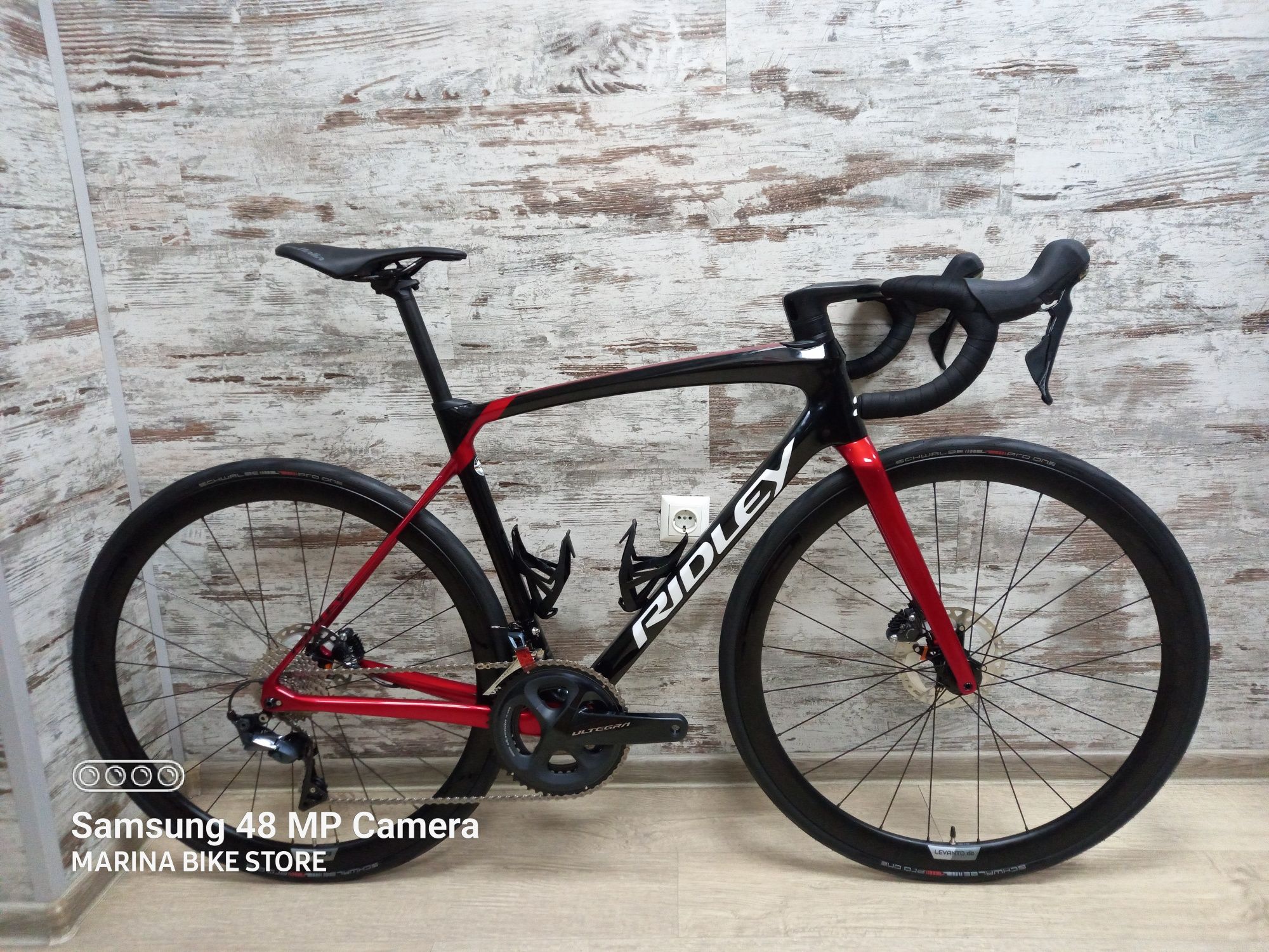 Карбонов шосеен велосипед Ridley Fenix SLiC Disc Ultegra Forza