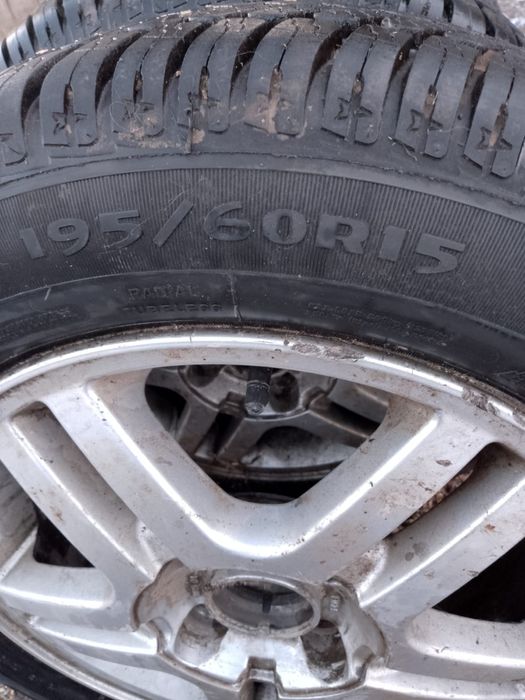 De vânzare 195/60 R 15    4 X 108