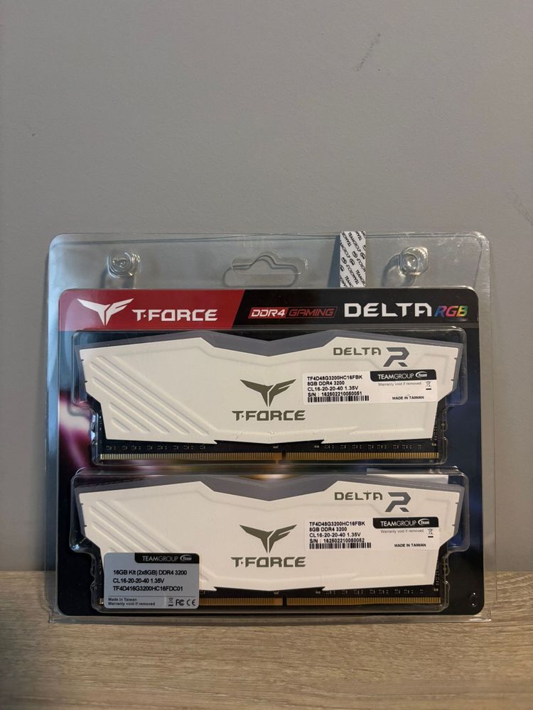 Бял геймърски компютър RYZEN 5 5500, RX6600, 16 ram, 512 ssd, 700W