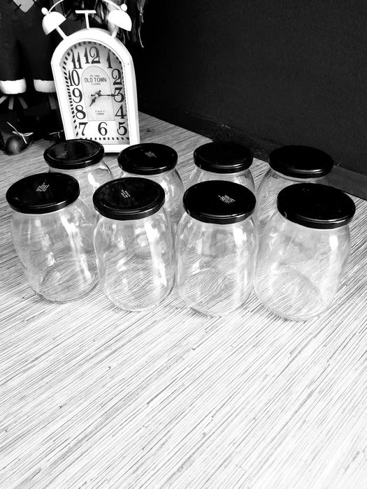 100 нови буркана, с нови капачки