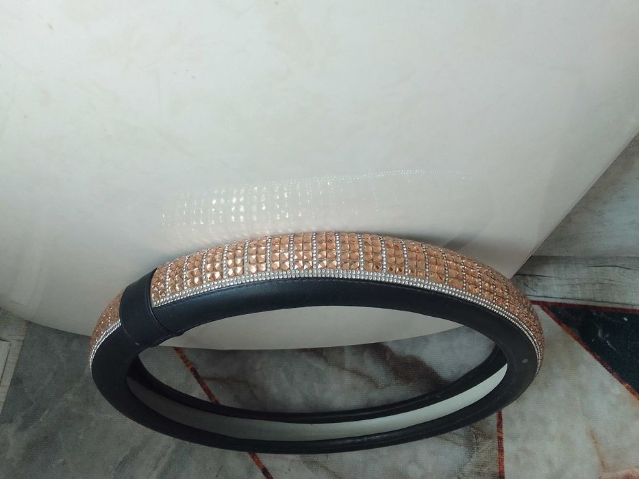 Продам оплётку для руля женскую красивую в отличном состоянии ю/у