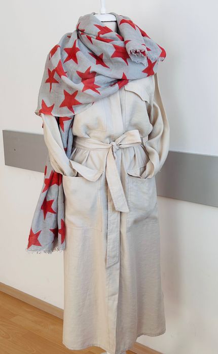 Becksondergaard разкошен мек вълнен шал на звезди