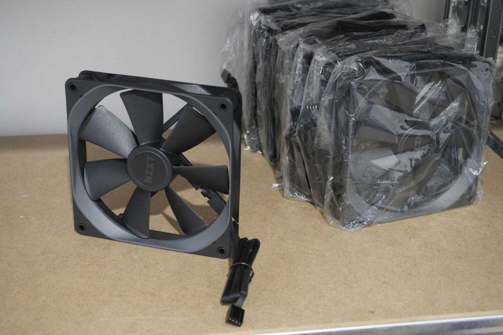 НОВ 140mm вентилатор case fan NZXT RF-AP140-FP / 4pin / up to 1800rpm
