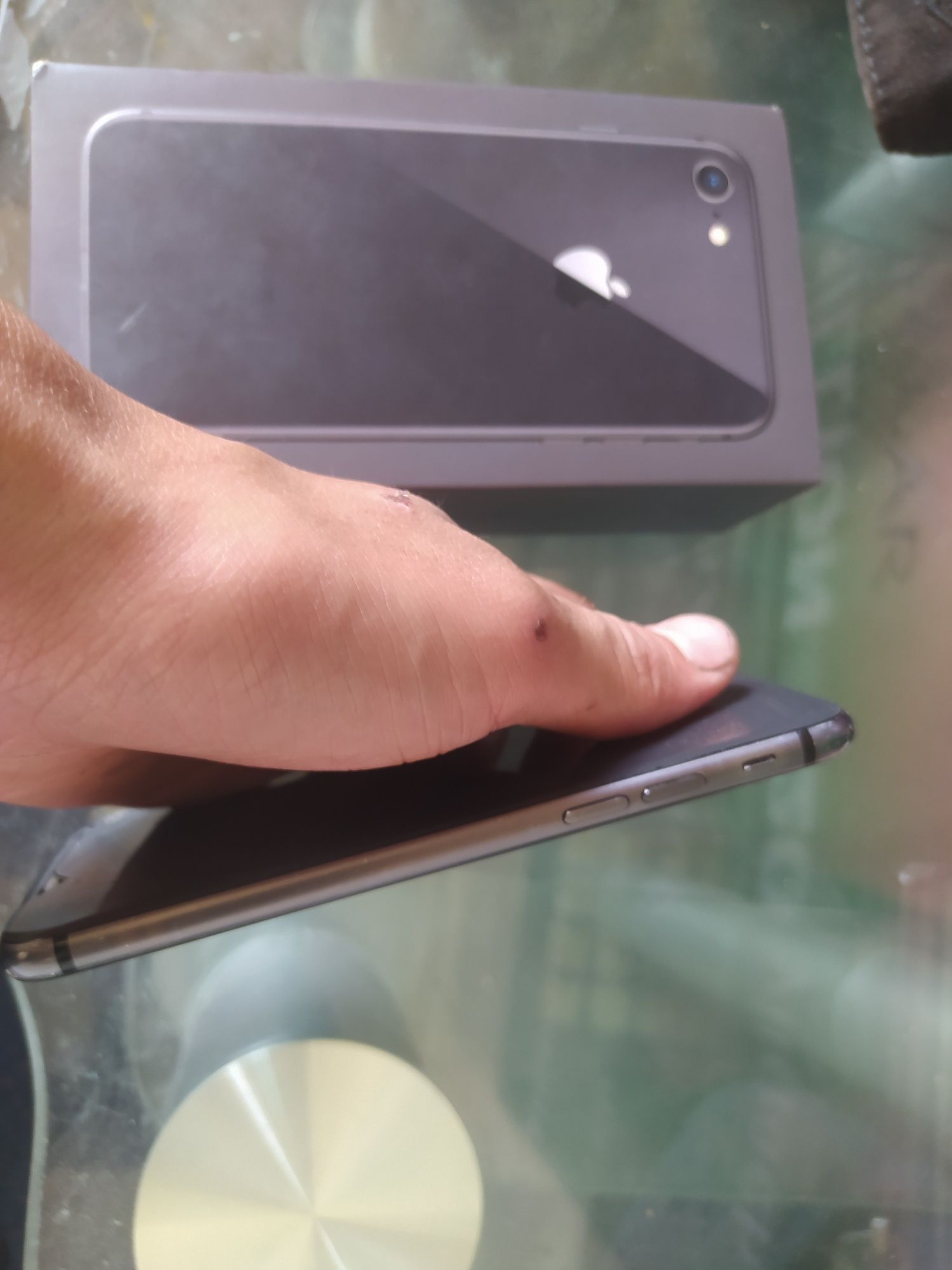 Iphone 8 64GB 86% batareya rasmiy.kar doʻk full.abmen bor
