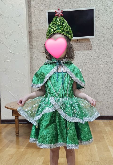 Новогодняя одежда елочки