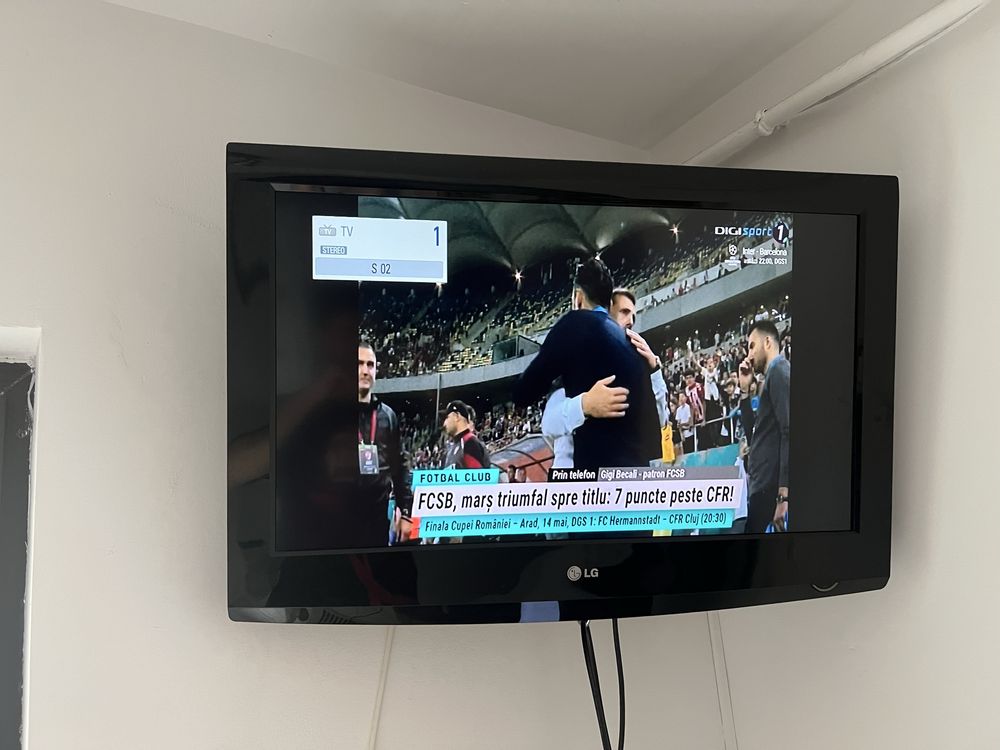 Vand Televizor LG,81 cm diagonala ideal pentru bucatarie si camere mic